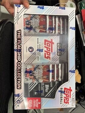 Topps 2026 The Flagship Collection - White, Red, Blue